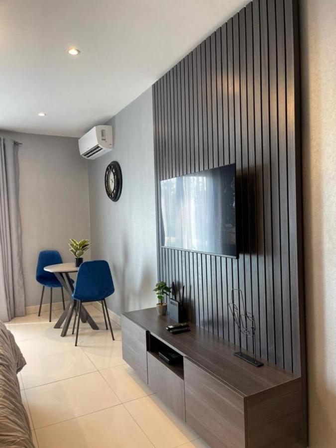 The Lennox Luxury Apartment Accra Exterior photo
